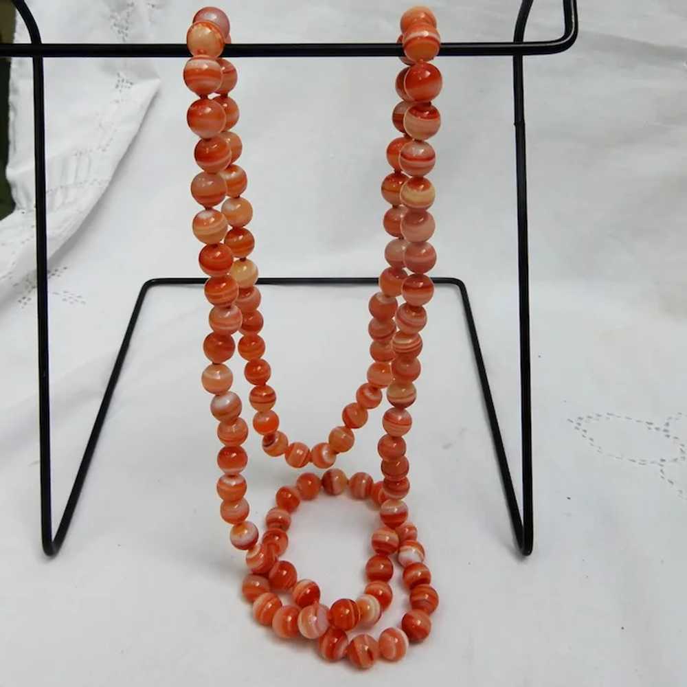 Vintage Exquisitely Banded Red Agate Necklace - image 3