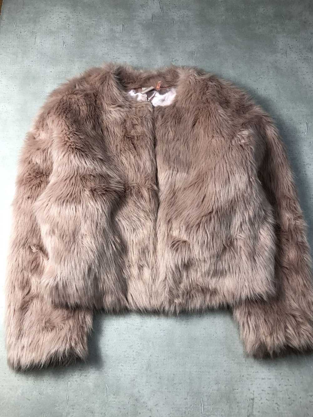 H&M H&M x Nicki Minaj fake fur pegasus jacket 20-… - image 2