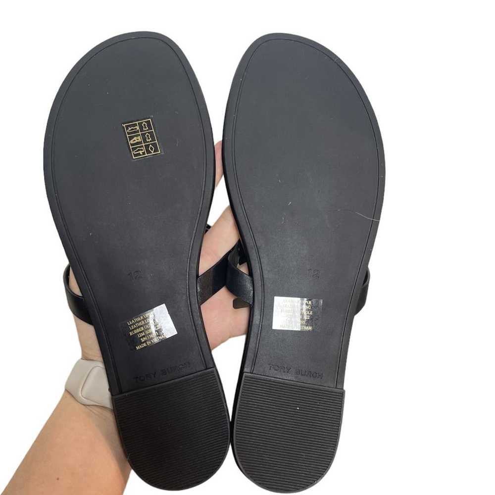 Tory Burch Leather flip flops - image 6