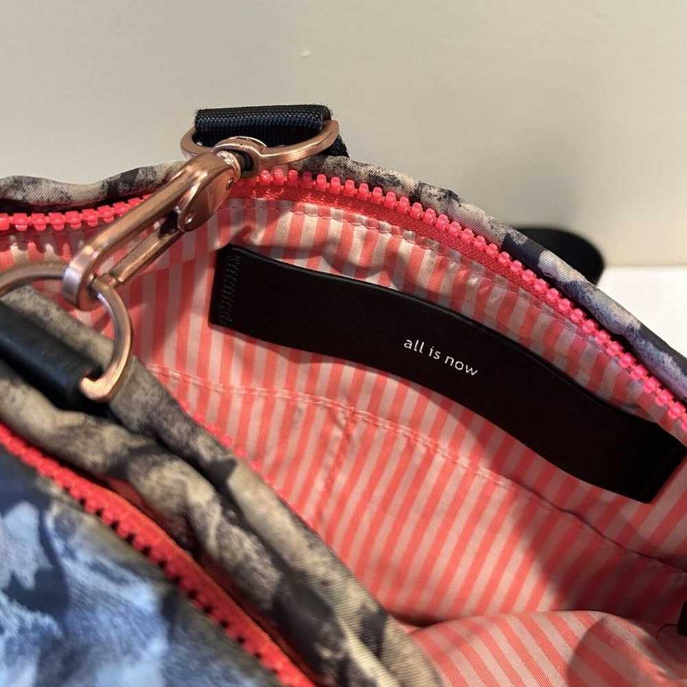 LULULEMON Hip To be Free Bag Crossbody - image 7