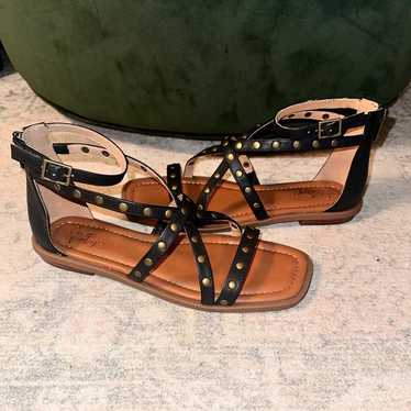 New Crown Vintage Sandals