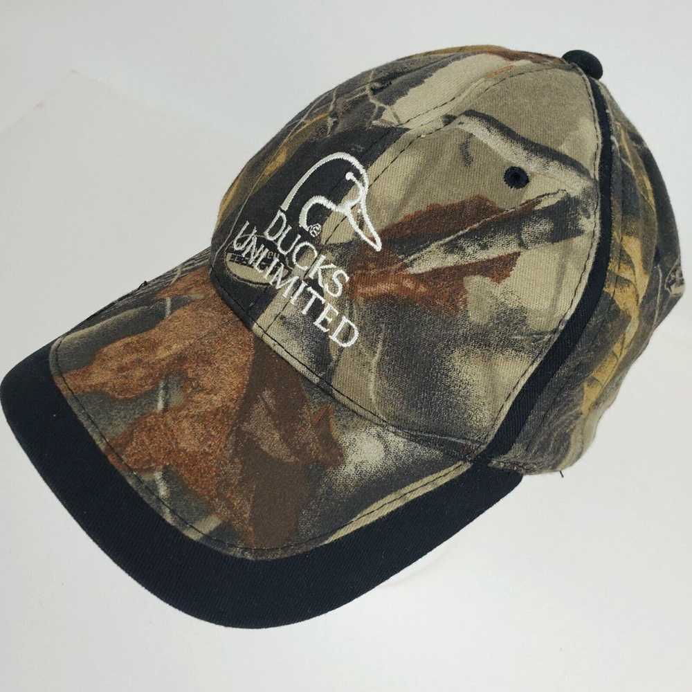 Vintage Camo Baseball Cap Embroidered with Ducks … - image 1