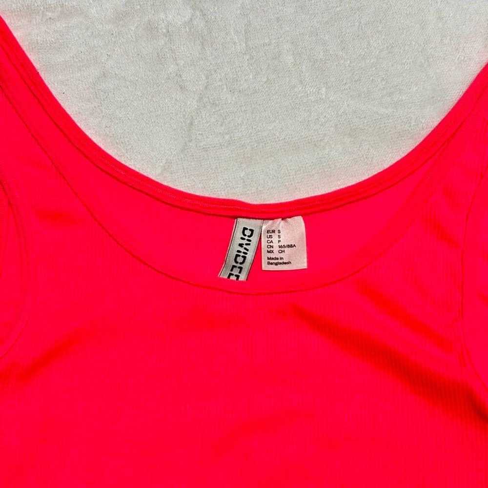 【H and M】Round neck tank top neon color, long len… - image 6