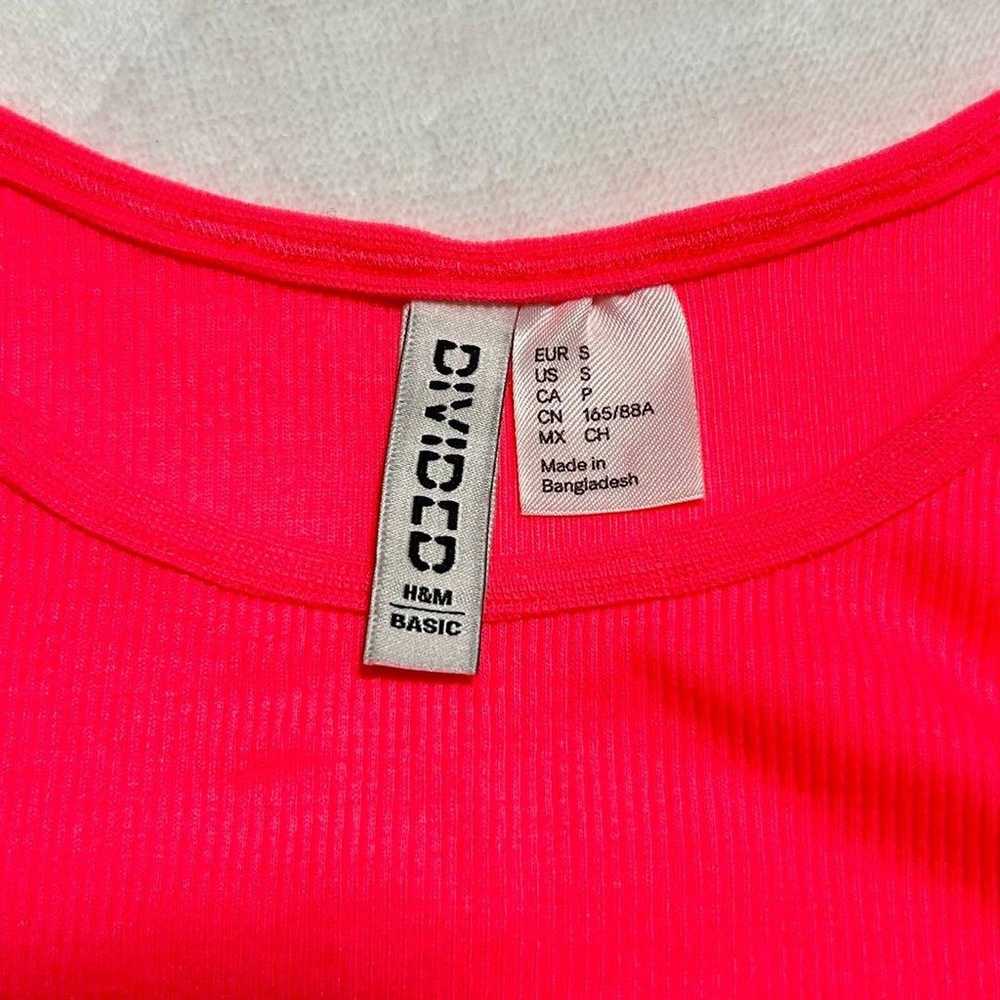 【H and M】Round neck tank top neon color, long len… - image 7