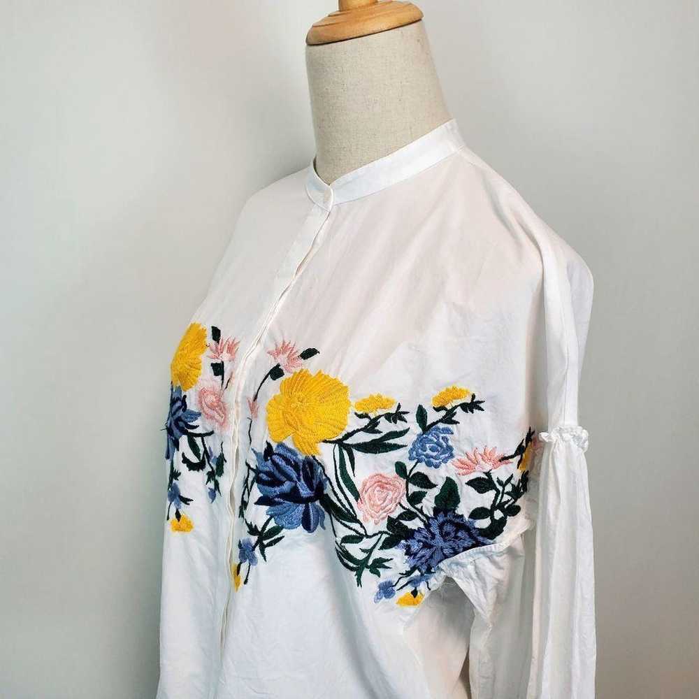 ZARA Trafaluc Collection (White) Floral Embroider… - image 9