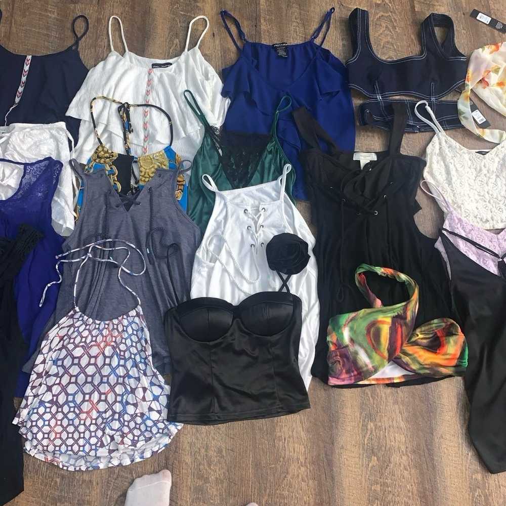 20 women’s tank top shirt bulk bundle - image 11