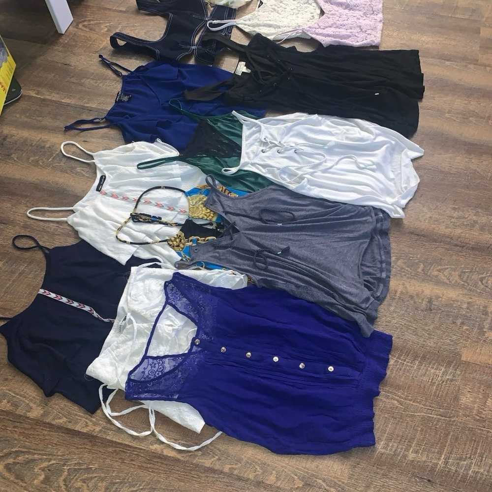 20 women’s tank top shirt bulk bundle - image 8