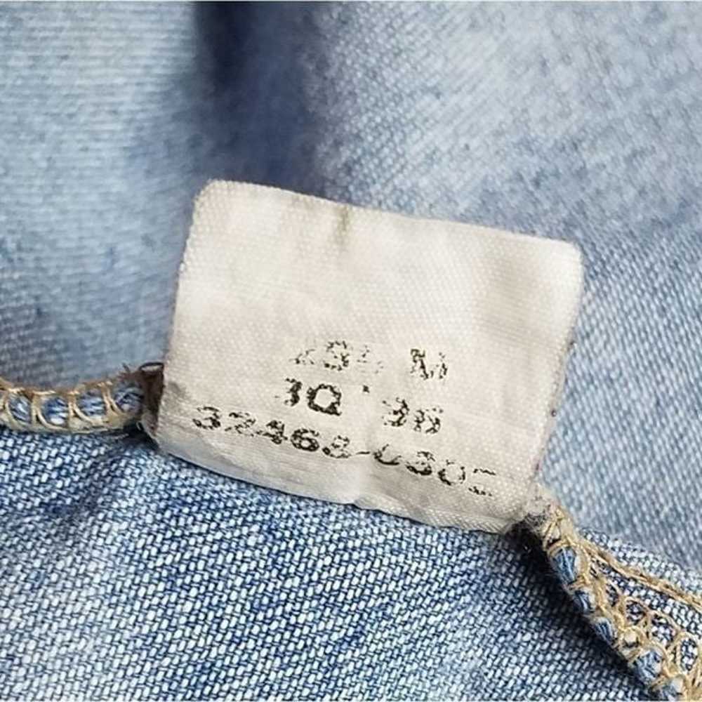 Vintage 96 Levi's Raw Cut Sleeveless Chambray Top - image 12