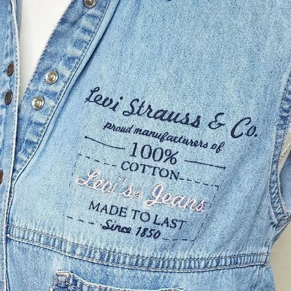 Vintage 96 Levi's Raw Cut Sleeveless Chambray Top - image 5