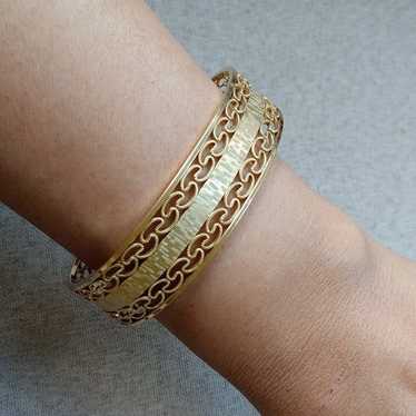 GORGEOUS Bangle Cuff Bracelet. - image 1