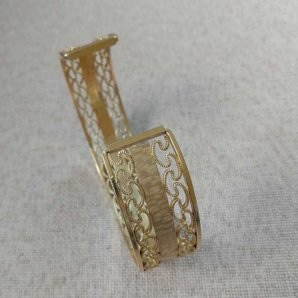 GORGEOUS Bangle Cuff Bracelet. - image 2