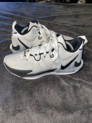 Nike Lebron Witness 7 TB