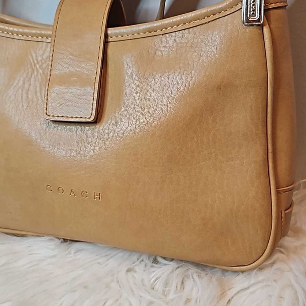 Coach Vintage Coach Tan Smooth Leather Hampton Mi… - image 2