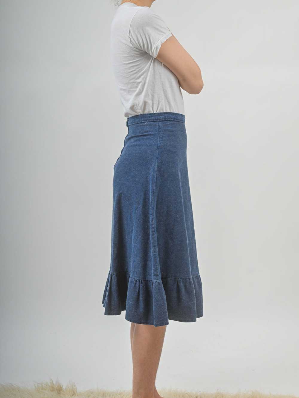 1970s Darkwash Denim Tiered Ruffle Midi Skirt - image 2