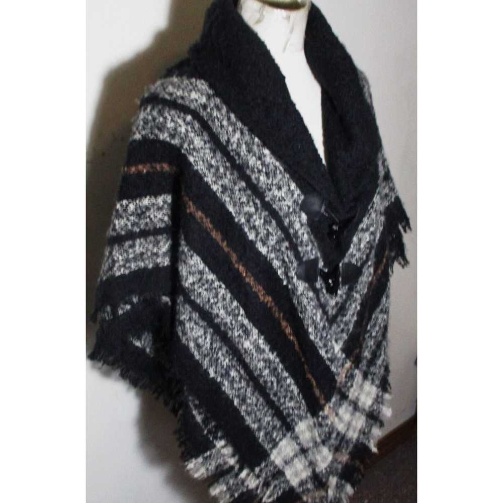 Vintage Women's ACCESSORY St. Black Cardigan Ponc… - image 3