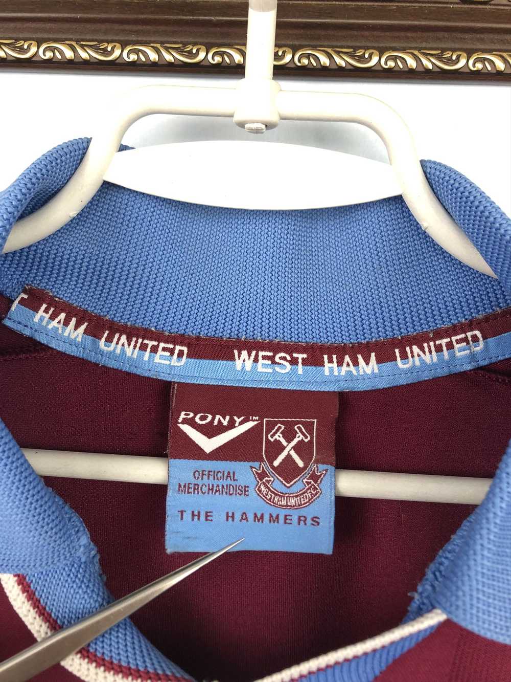 Soccer Jersey × Sportswear × Vintage West Ham Uni… - image 10