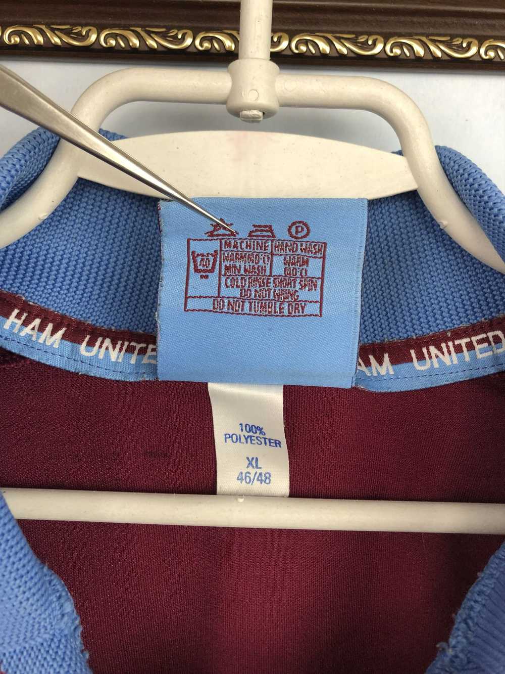 Soccer Jersey × Sportswear × Vintage West Ham Uni… - image 11