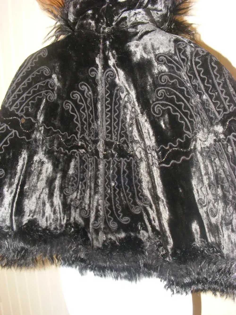 1880s Victorian Cape Velveteen Decorative Soutach… - image 9