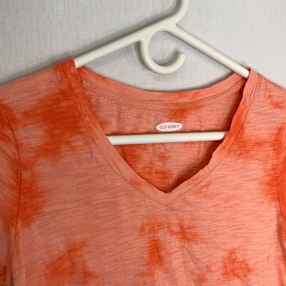 Old Navy Old Navy Womens Orange Tie Dye V-Neck Sh… - image 3