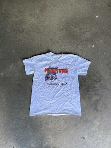 Vintage Vintage Y2K Hooters Graphic tee Clearwater