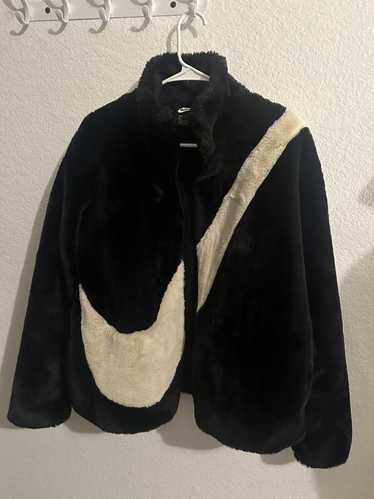 Nike SPORTSWEAR FAUX FUR SWOOSH JACKET