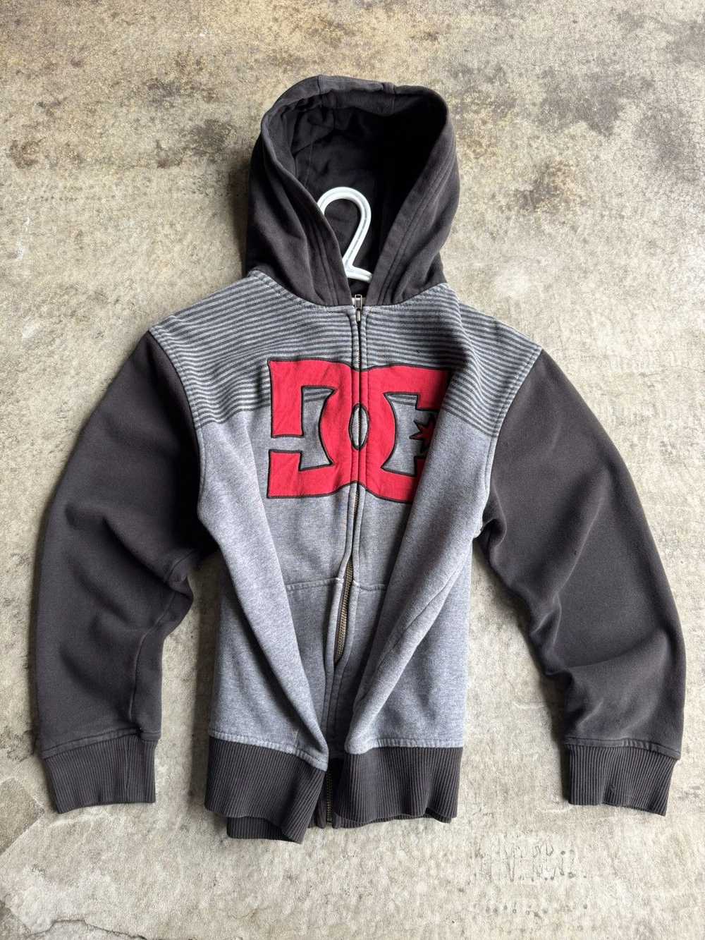 Dc Vintage dc shoes youth sizing zip up Y2K retro… - image 3