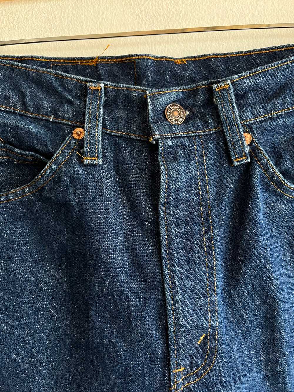 Vintage 1980’s Dark-Wash Levi’s 517 Bell Bottom D… - image 2