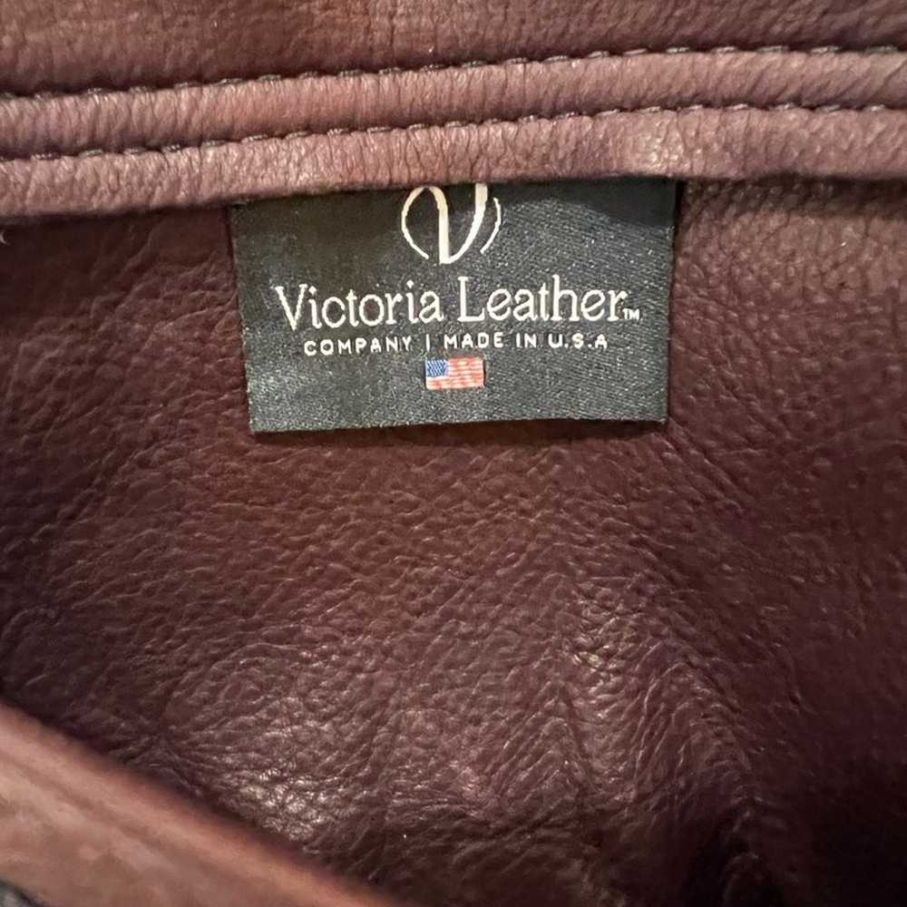 Victoria Leather Company Plum Leather Vintage Cro… - image 2