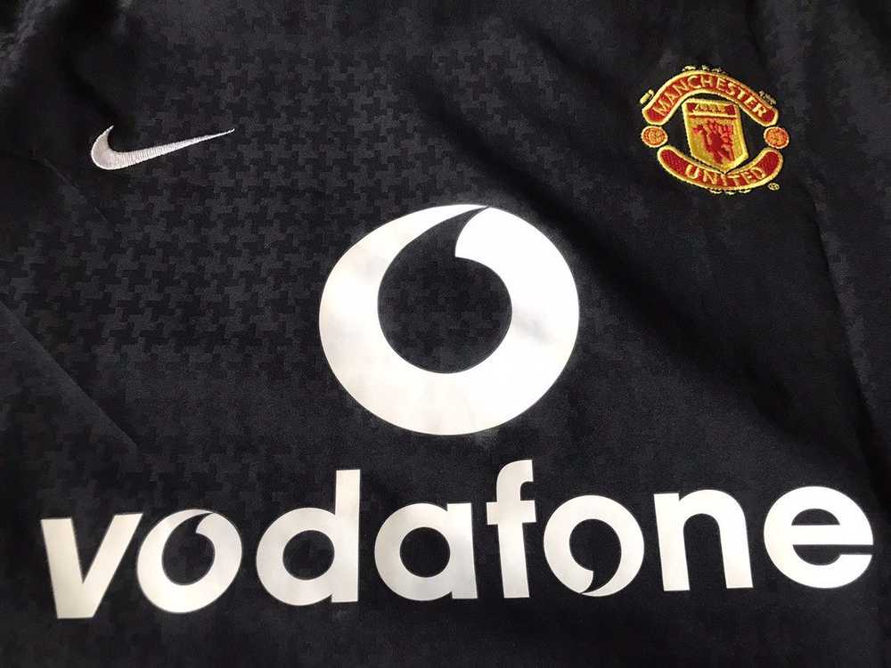 Nike Vintage Man Utd Jersey for Season 2003/2005 - image 3