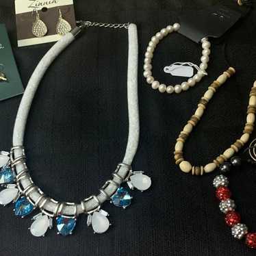 Vintage 8 pc Jewelry Lot