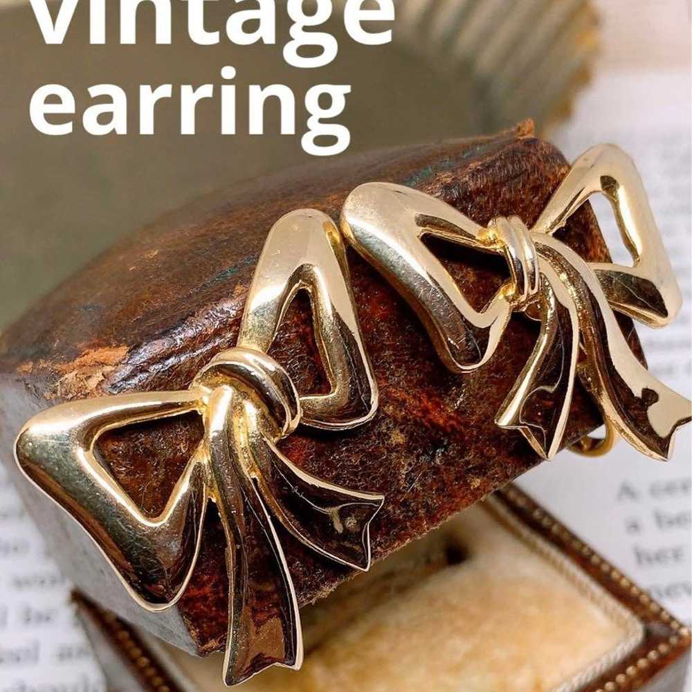 Vintage 3D Ribbon Earrings Gold Showa Retro Antiq… - image 1