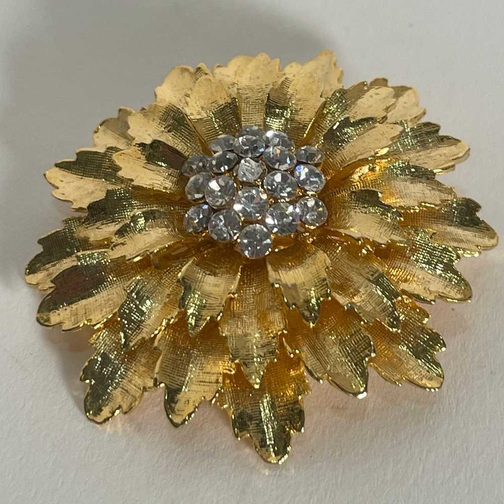 Vintage Large Gold Toned Rhinestone Flower Brooch - image 3