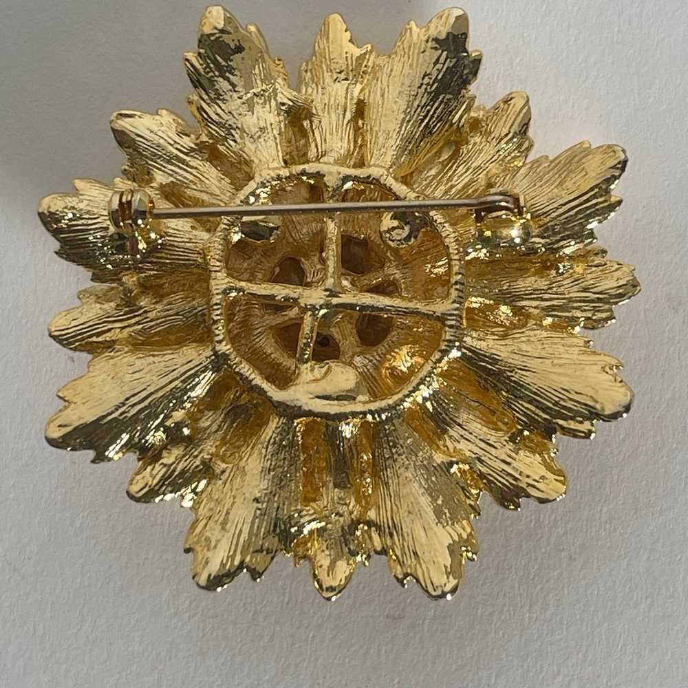 Vintage Large Gold Toned Rhinestone Flower Brooch - image 6