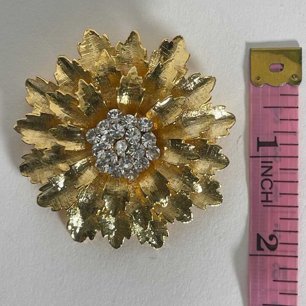 Vintage Large Gold Toned Rhinestone Flower Brooch - image 7