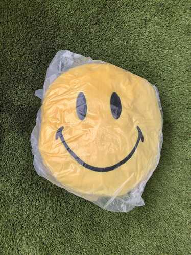 Market Chinatown Market Big Smiley Plush Happy Fac