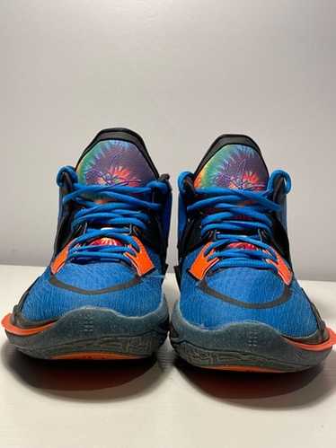 じゅり EU36/23cm NIKE KYRIE 7 (GS) 1 WORLD 1 PEOPLE YELLOW (GS) SZ 4.5Y