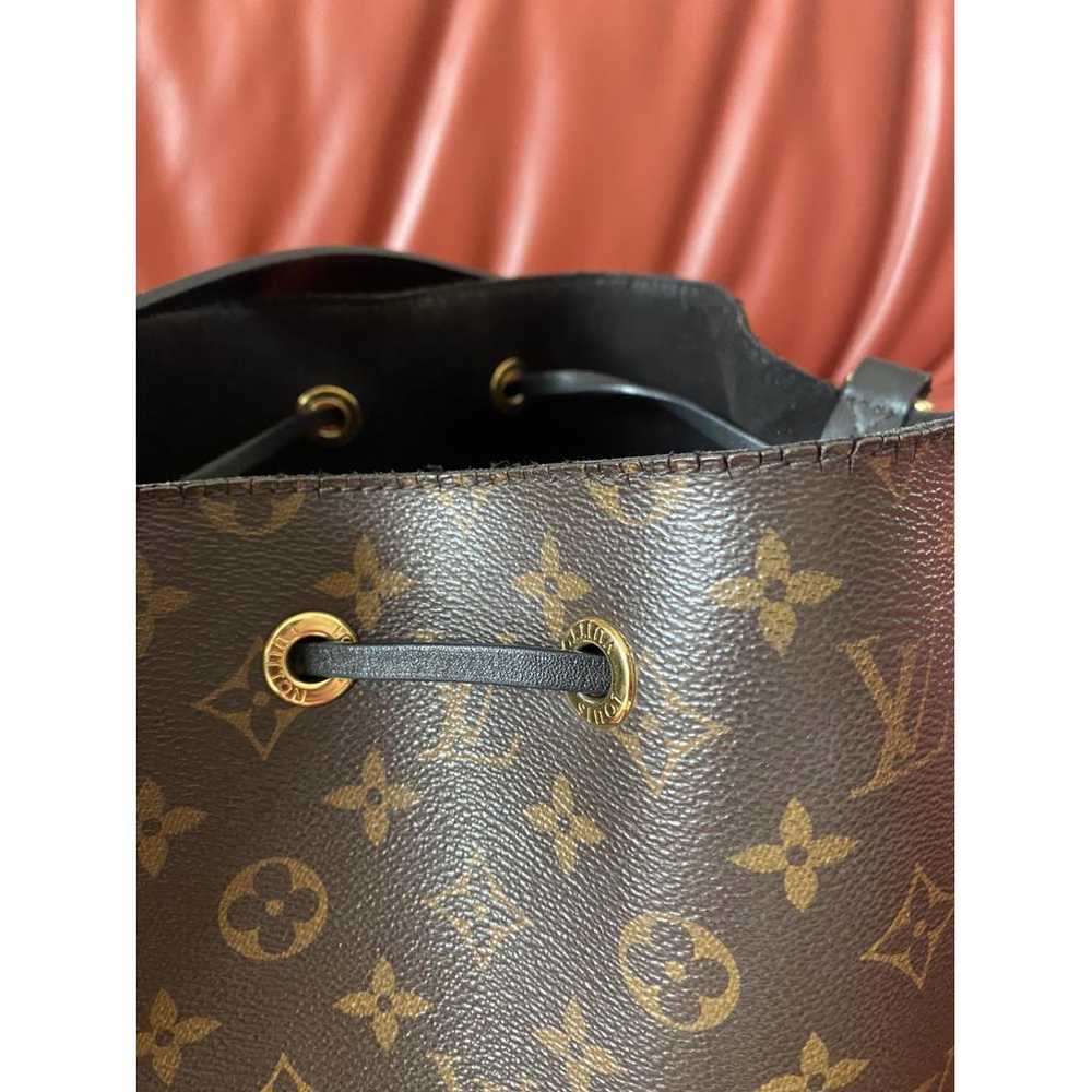 Louis Vuitton NéoNoé leather crossbody bag - image 3