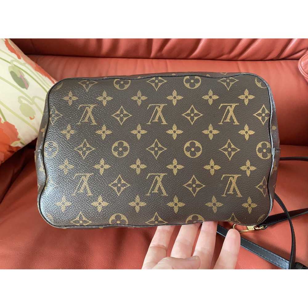 Louis Vuitton NéoNoé leather crossbody bag - image 9