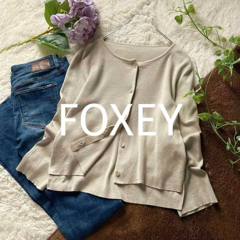 Foxy Silk Cashmere Crewneck Cardigan 40 Beige Mad… - image 1