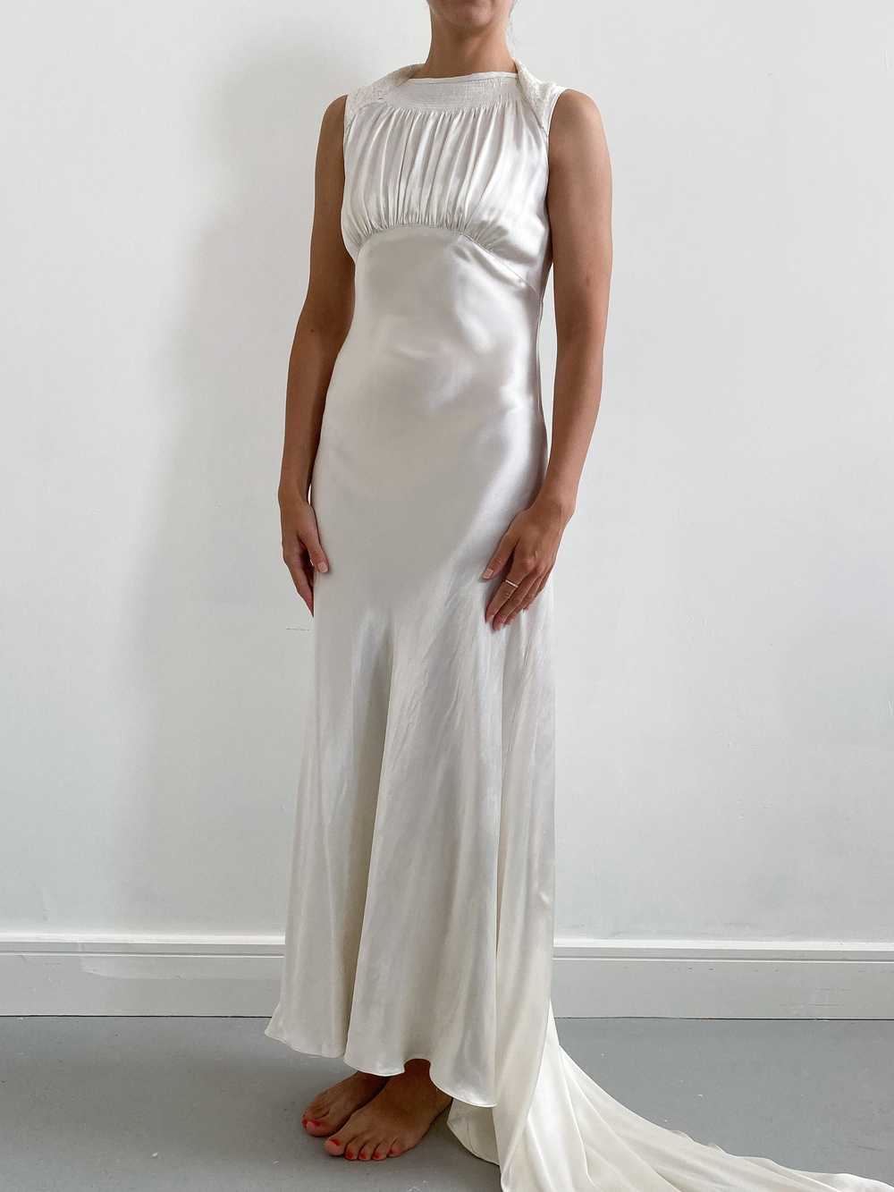 1930s Ivory Satin Sleeveless Wedding Dress with G… - image 6