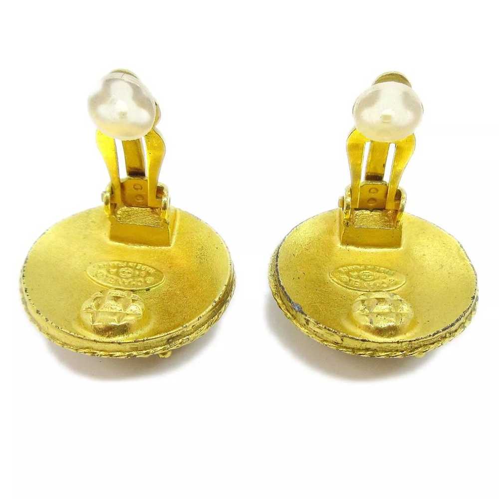 Chanel Yellow gold earrings - image 10