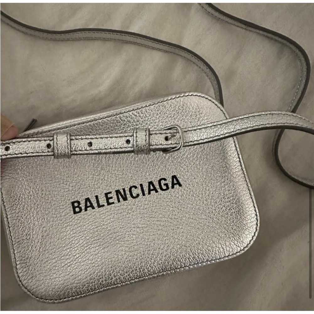 Balenciaga Everyday leather crossbody bag - image 6