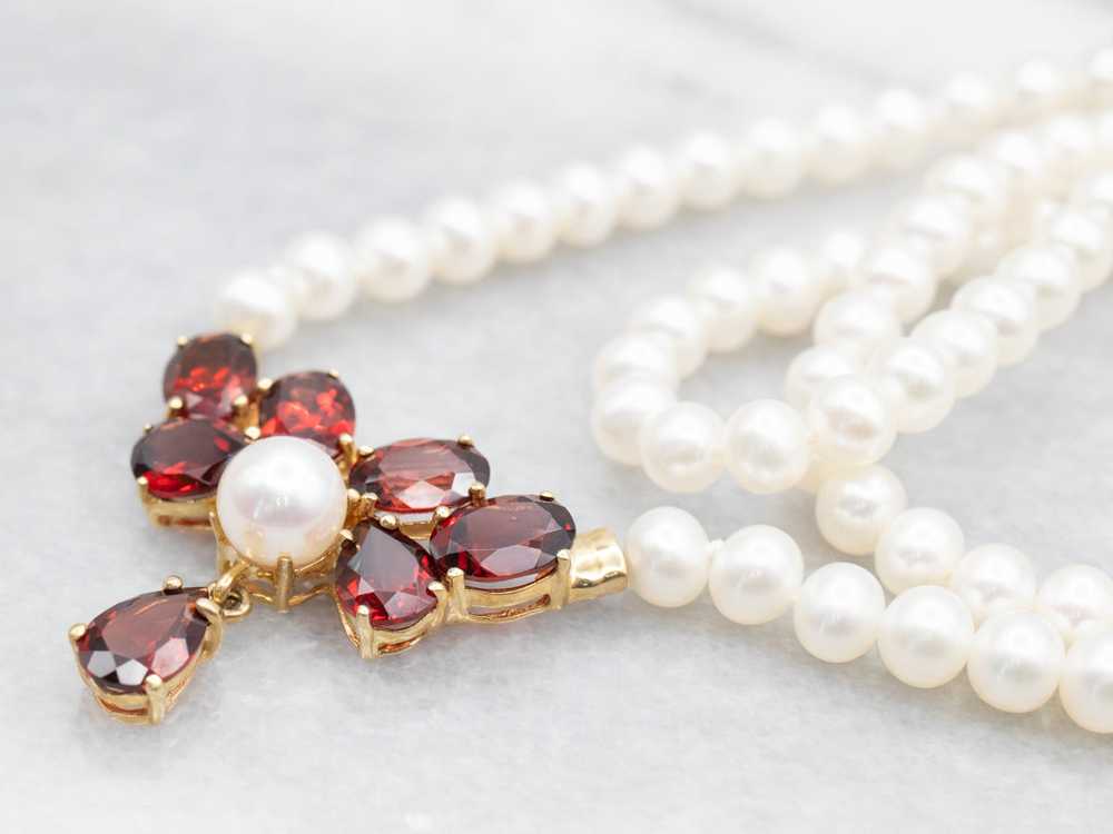 White Freshwater Pearl Beaded Necklace with Garne… - image 3