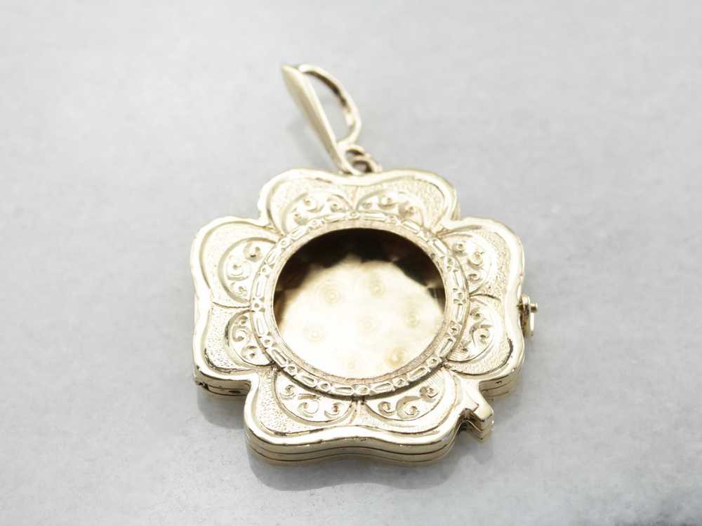 Vintage Shamrock Locket with Room for Multiple Im… - image 2