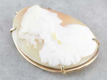 Renaissance Style Cameo Gold Pendant - image 1