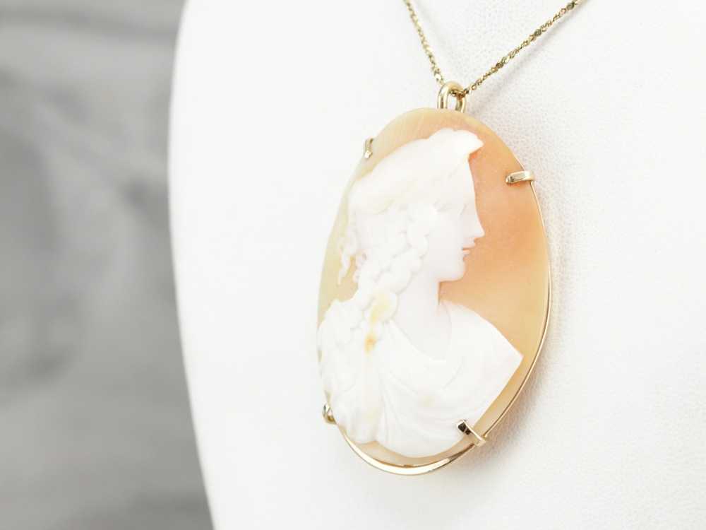 Renaissance Style Cameo Gold Pendant - image 4