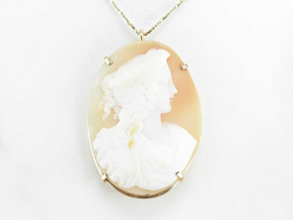 Renaissance Style Cameo Gold Pendant - image 5