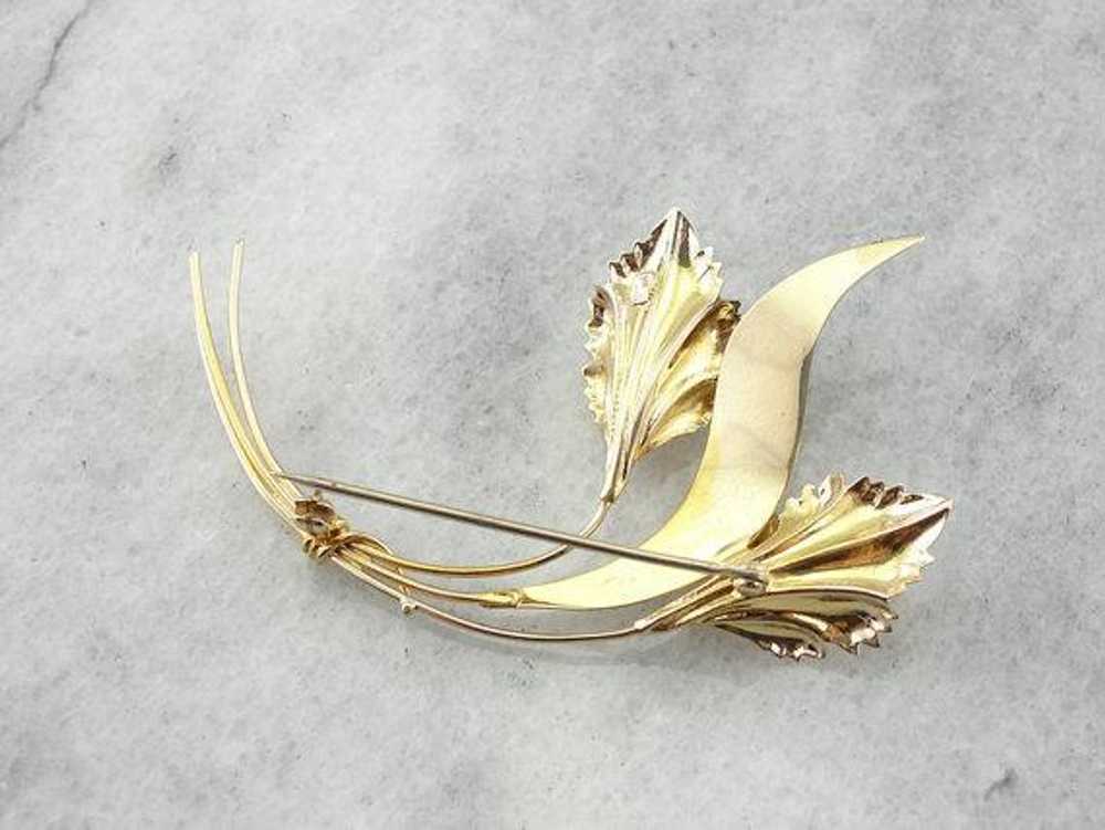 Sweeping Double Floral Yellow Gold Brooch - image 4