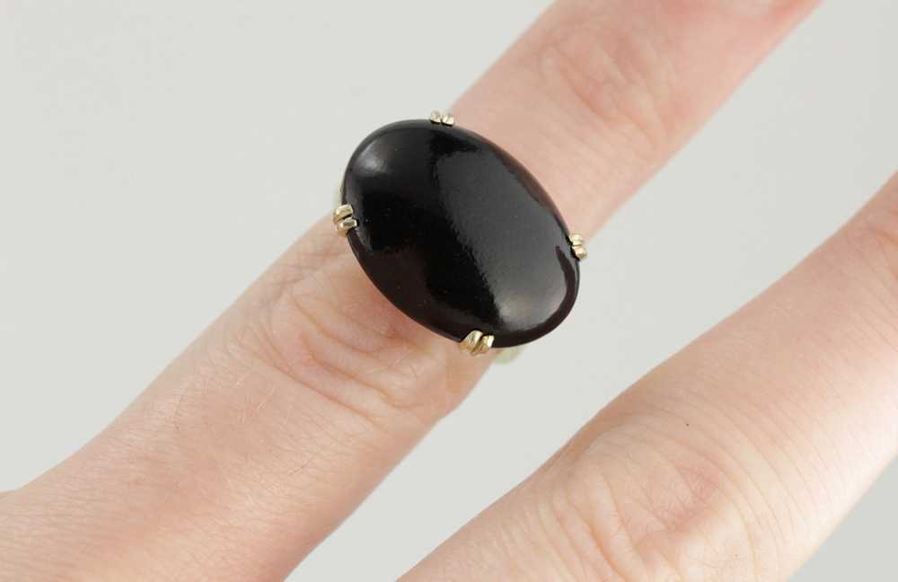 Vintage Black Coral Cocktail Ring in Green Gold - image 3