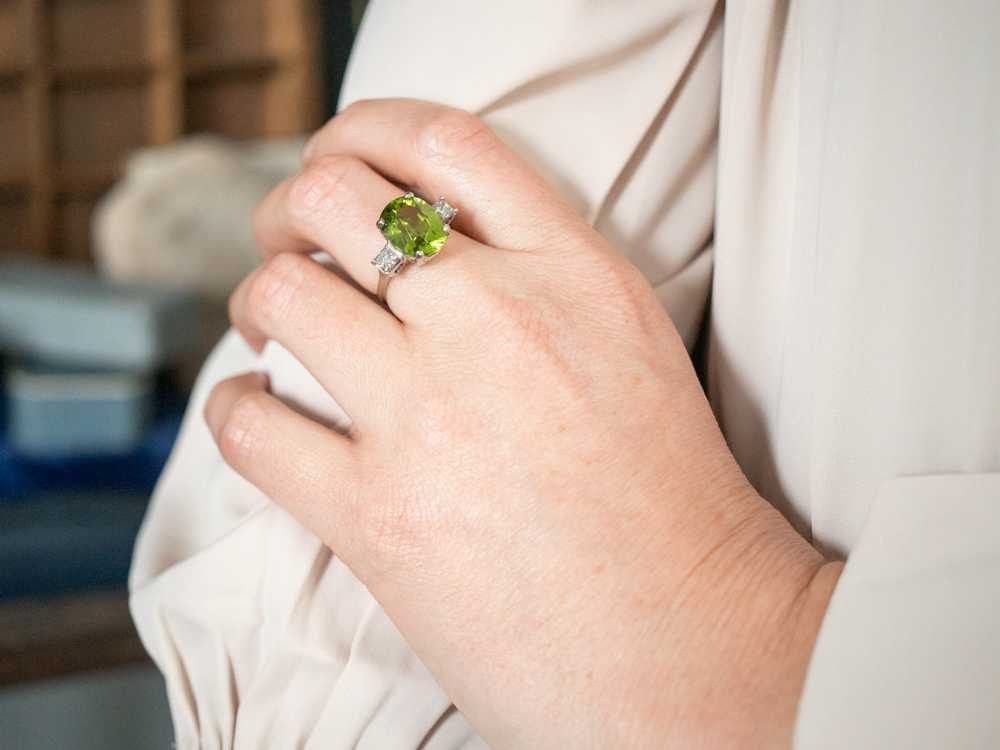 Sophisticated White Gold Peridot Cocktail Ring wi… - image 5